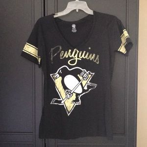 NHL- Pittsburgh Penguins Women’s Fitted-T